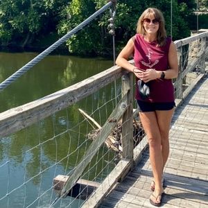 Meet your Posher, Chloe